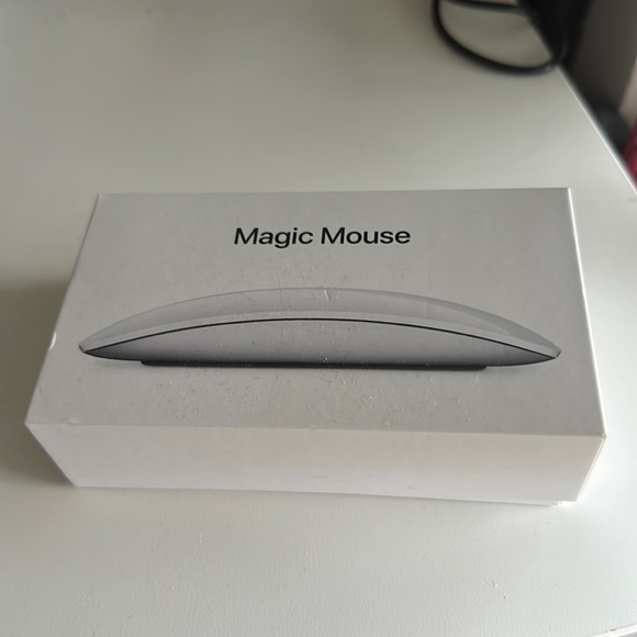 Apple Magic Mouse - Picture 2 of 2